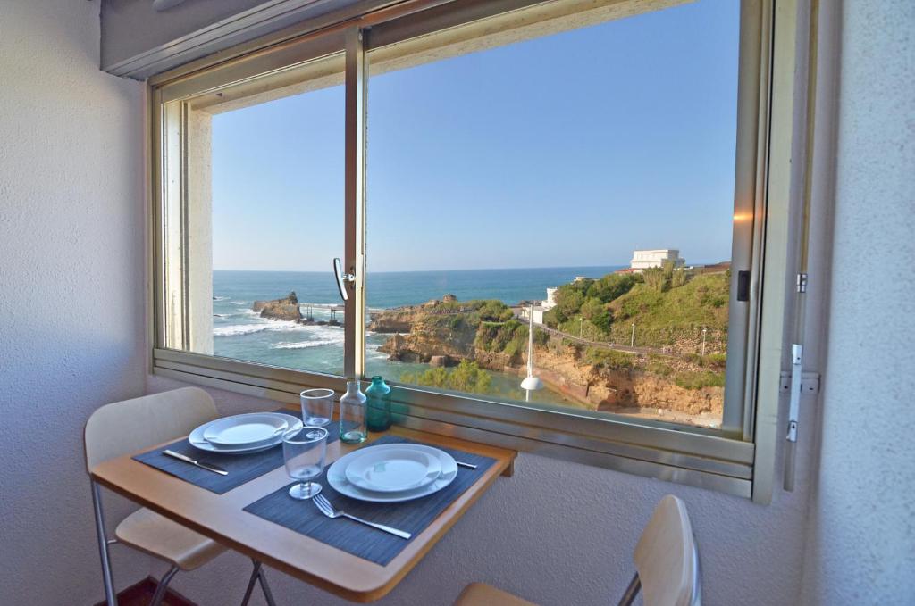 Appartement Air Marin - Studio - 70 mètres de la plage - Ocean View - Hypercentre NGUYEN 19 Perspective de la Côte des Basques 64200 Biarritz