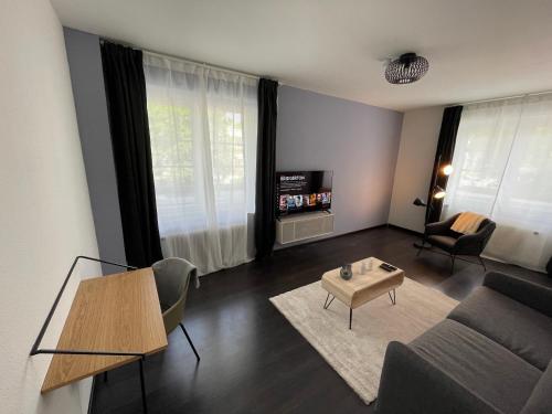 Airport Apartment for 4 - Kitchen - Parking - Netflix
