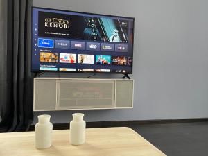 Airport Apartment for 4 - Kitchen - Parking - Netflix