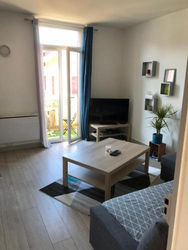 AIX LES BAINS : Appartement calme centre