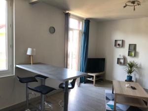 AIX LES BAINS : Appartement calme centre
