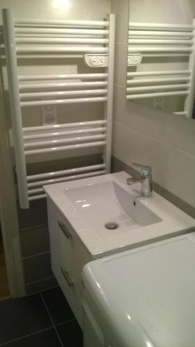 Appartement Aix-les-bains T1 au calme, Parking, proche Thermes 7 Boulevard des Côtes 73100 Aix-les-Bains Rhône-Alpes