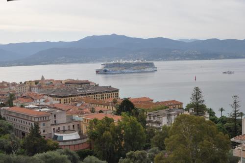 AJACCIO VUE MER, 3 chambres, 6 personnes