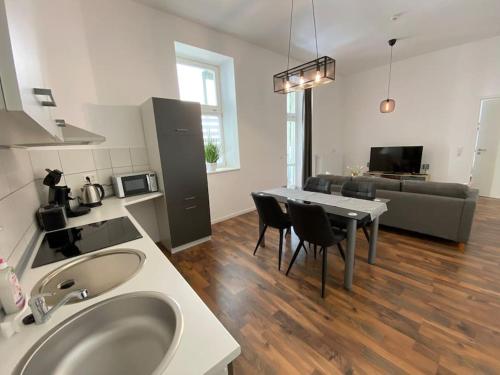 AKK3 Apartment Magdeburg Altstadt Zentral Balkon