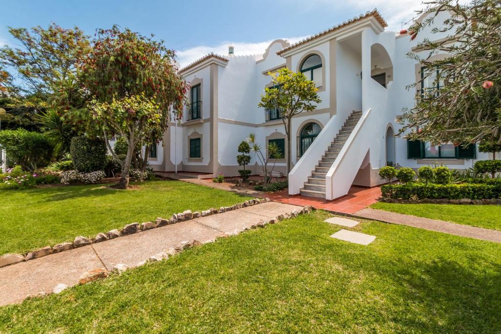 Al Algarve - Alojamento local com excelente localização R. António Aleixo, Urbanização Salicos Lote F4, 8400-537 Carvoeiro