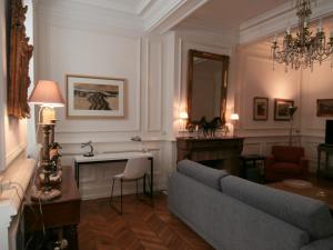 Appartement ALBI PLEIN CENTRE : LA MAISON LOUIS D'AMBOISE 15 Rue Louis d'Amboise 81000 Albi Midi-Pyrénées