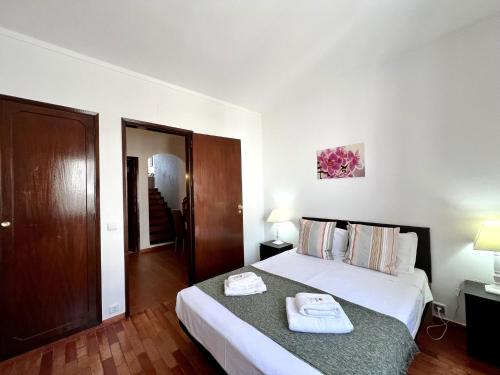 Albufeira Beach & Ocean View 1 by Homing