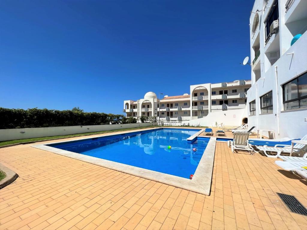 Albufeira Classic With Pool by Homing Rua Pacifico, 25, 8200-166 Albufeira