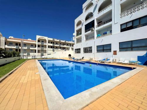 Albufeira Classic With Pool by Homing