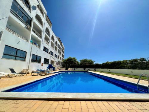 Albufeira Classic With Pool by Homing