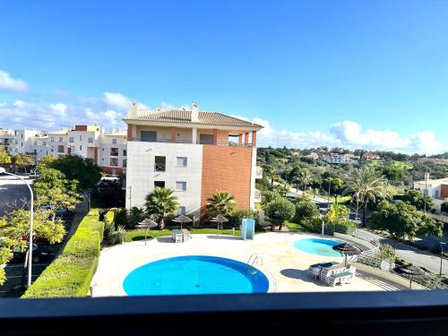 Albufeira Modern 3 With Pool by Homing