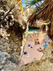 Albufeira Oldtown 330ft Beach Private garage AC Wifi