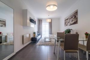 Albufeira Oldtown 330ft Beach Private garage AC Wifi