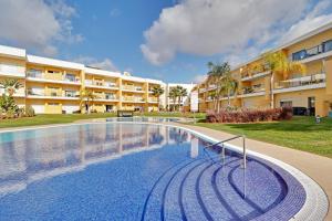 Albufeira Paradise with Pool by Homing