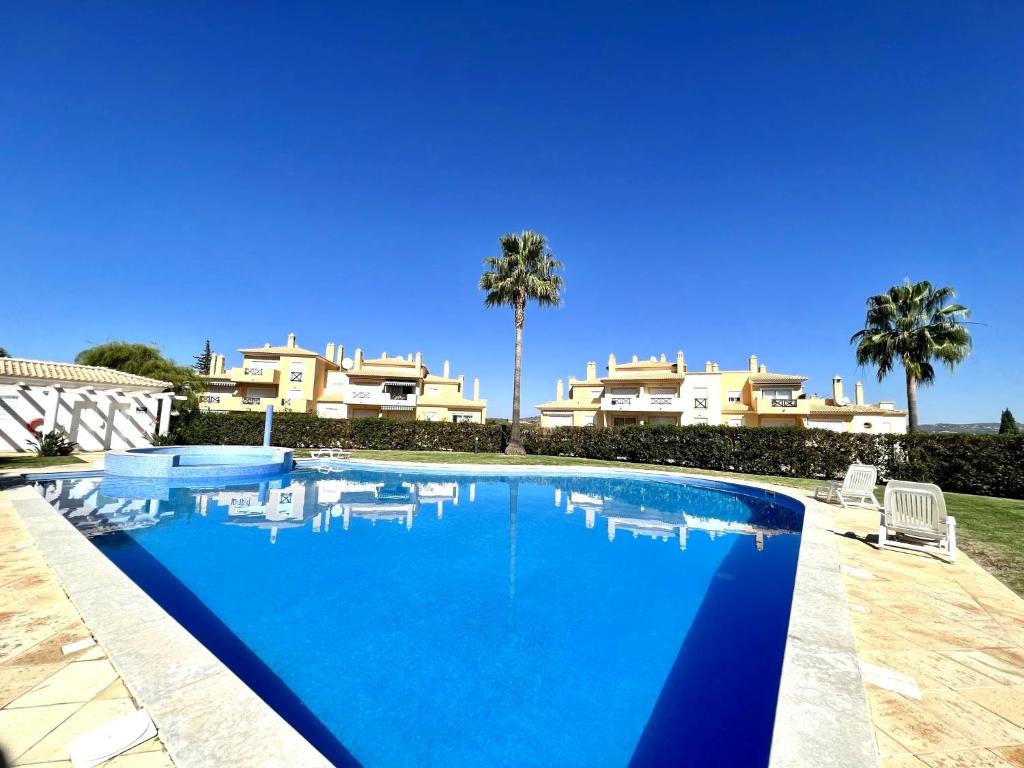 Albufeira Valley With Pool by Homing Edificio Terraços do Vale, 18, 8200-001 Albufeira