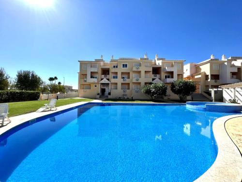 Albufeira Valley With Pool by Homing