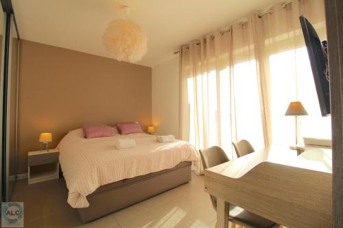 ALC - A160A - 14 min PALAIS - 6 min BEACHES