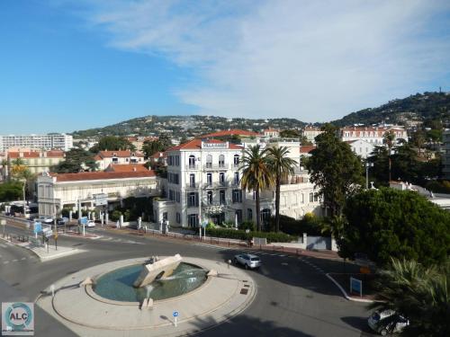 ALC - A160A - 14 min PALAIS - 6 min BEACHES