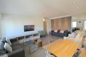 ALC - A160A - 14 min PALAIS - 6 min BEACHES