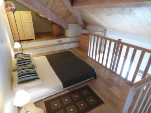 ALC - A523 - 4 min PALAIS AND BEACHES