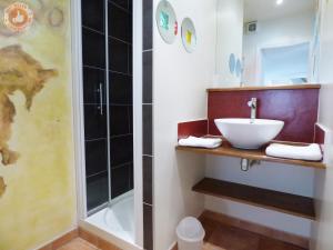 ALC - A523 - 4 min PALAIS AND BEACHES