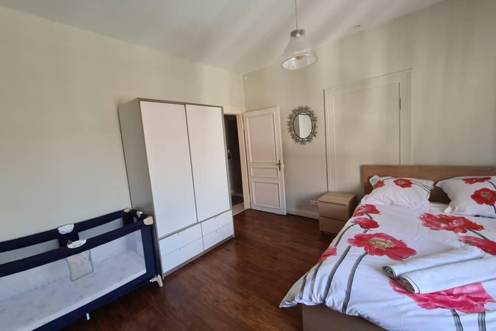 ALC - FF39 - 6 min PALAIS AND BEACHES