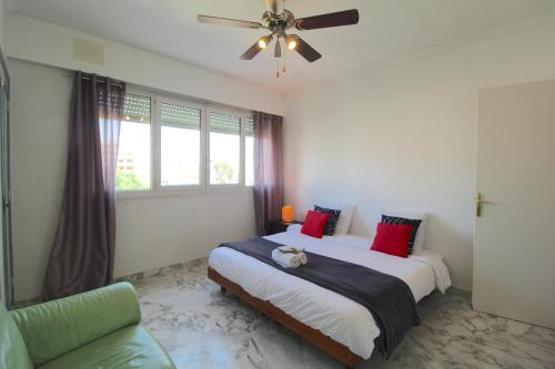 ALC - LTM11 - 14 min PALAIS AND 2 min BEACHES