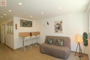 ALC - MACE10 - 6 min PALAIS AND BEACHES