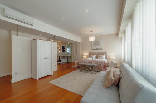 Alegria Premium I by Homing