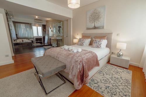 Alegria Premium I by Homing