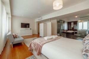 Alegria Premium I by Homing