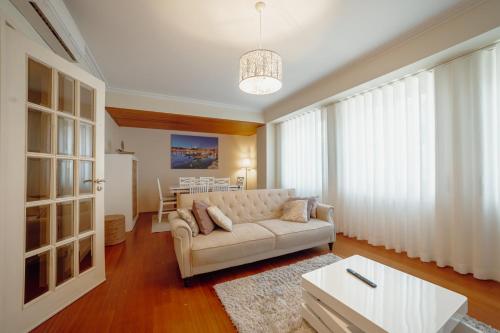 Alegria Premium II by Homing