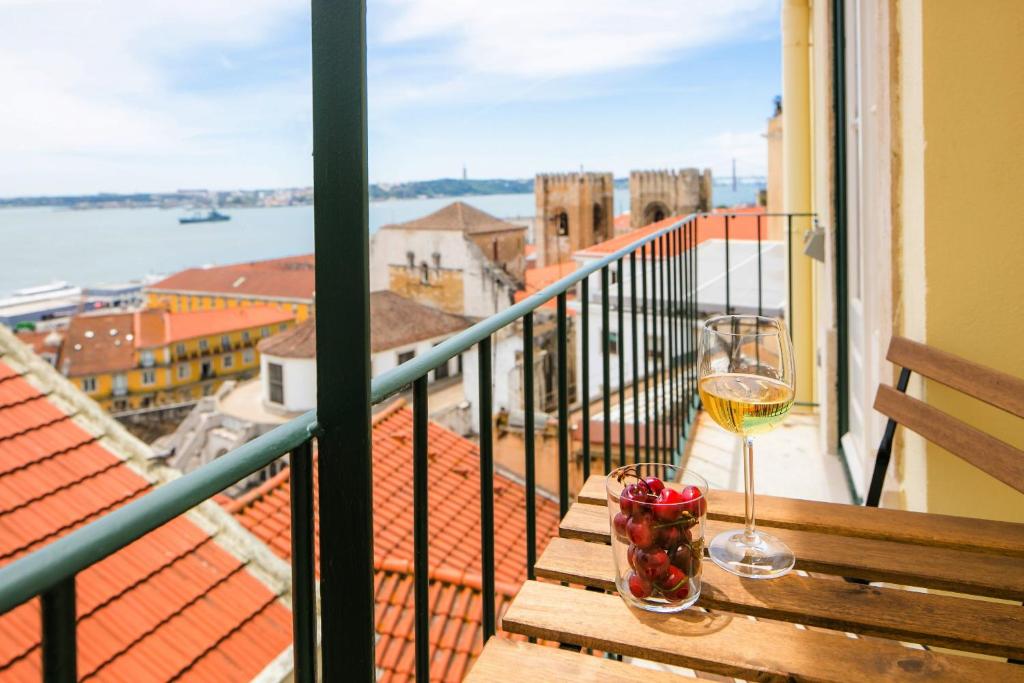 Appartement Alfama Balcony River View 11 by Lisbonne Collection Saudade 7 1100-091 Lisbonne