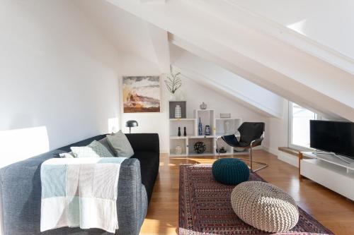 Alfama Charming Apartment with Amazing River View and Terrace
