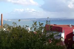 Appartement Alfama Chateau - Vue Exceptionelle - Charme - Calme Largo Rodrigues de Freitas, 12 4º 1100-455 Lisbonne -1