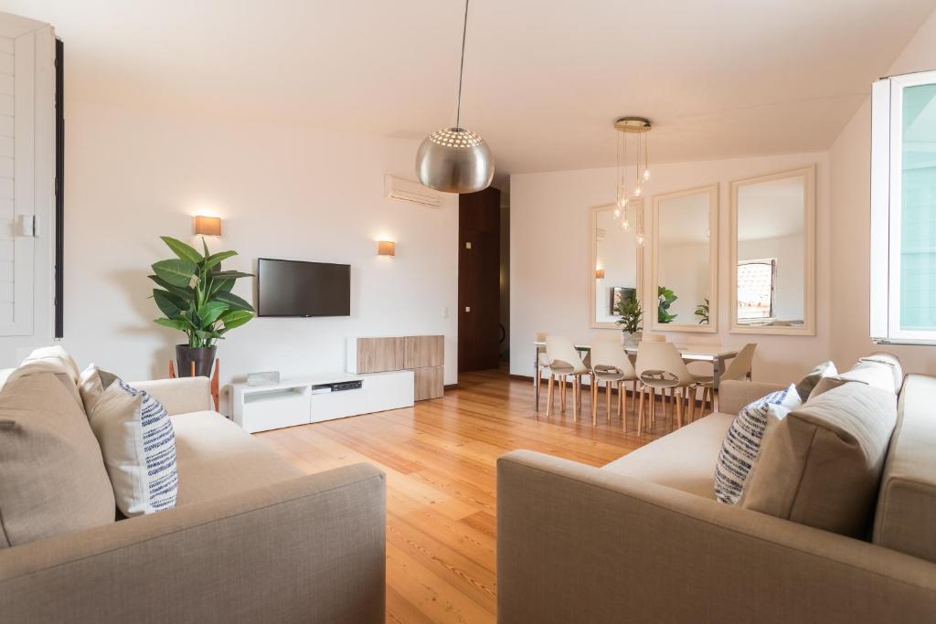 Alfama Modern Two-Bedroom Apartment w/ River View and Parking - by LU Holidays Zona Escolas Gerais, 19 3º Frente, 1100-214 Lisbonne
