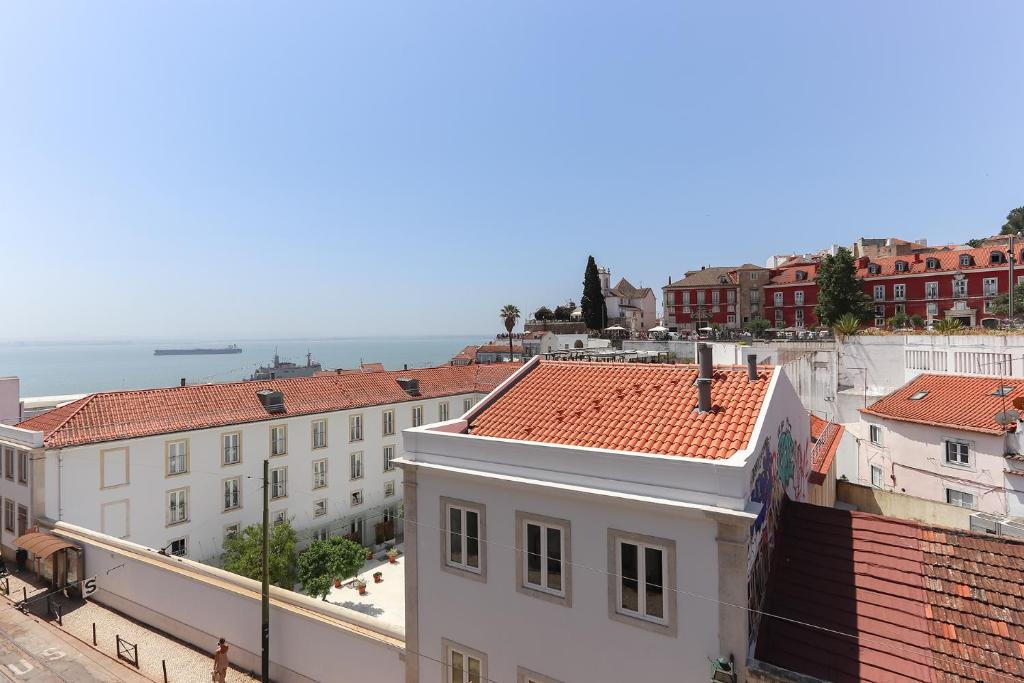 Alfama River View Tailor Made Flat Rua das Escolas Gerais, 1100-219 Lisbonne