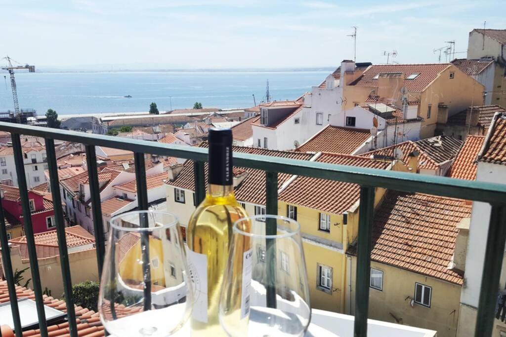 Alfama Stunning River and Historic City Views 2Bedrooms & 2Bathrooms AC Balcony 18th Century Building Rua de Guilherme Braga, 1100-126 Lisbonne