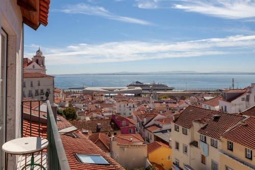 Alfama Stunning River and Historic City Views 2Bedrooms & 2Bathrooms AC Balcony 18th Century Building