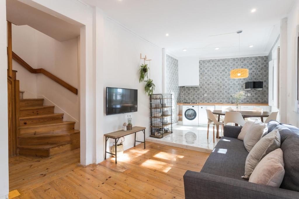 Alfama Tale Four-Bedroom Apartment w/ River View - by LU Holidays 39 Rua São Tomé 1º, 1100-561 Lisbonne