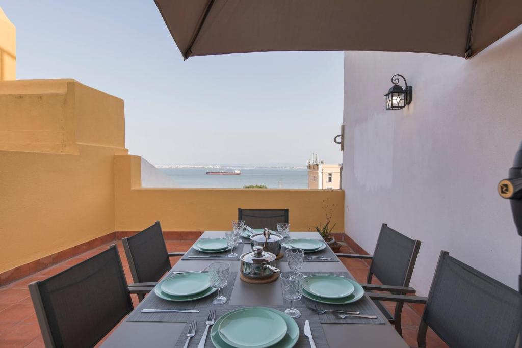 Alfama Terrace w/ Tagus River Views 3 Rua Santiago, 1100-001 Lisbonne