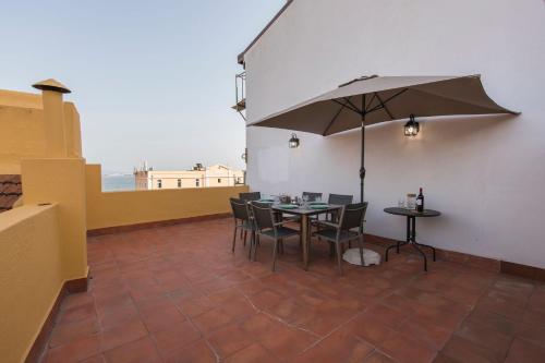 Alfama Terrace w/ Tagus River Views