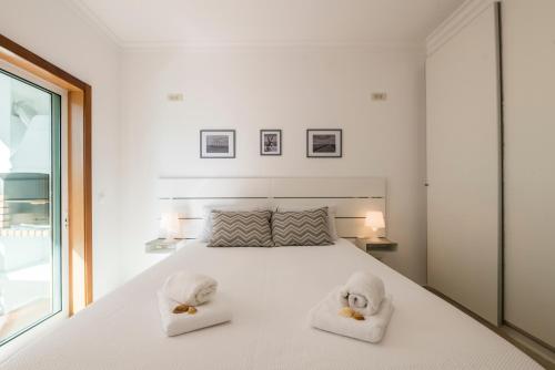 Algarve Beach Vibes Apartment, WiFi, Pool, AC, BBQ