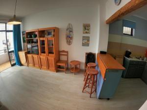 Algarve, modern T1 apartment with balcony, Quarteira