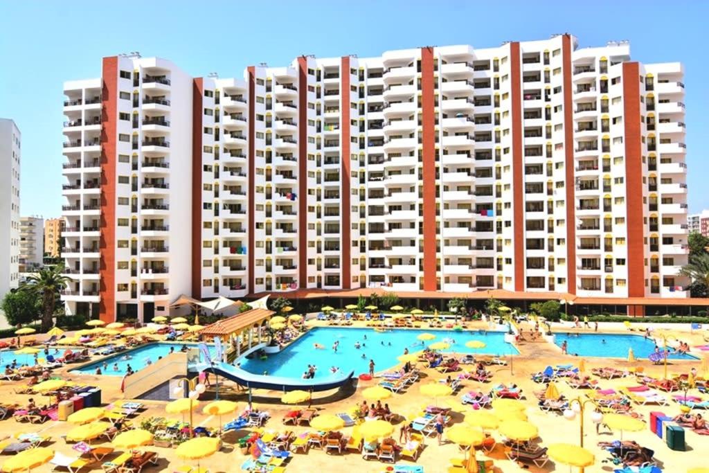 Algarve Ocean Garden Apartment Avenida das Comunidades Lusíadas Clube Praia da Rocha Bloco 1 apto 818, 8500-801 Portimão