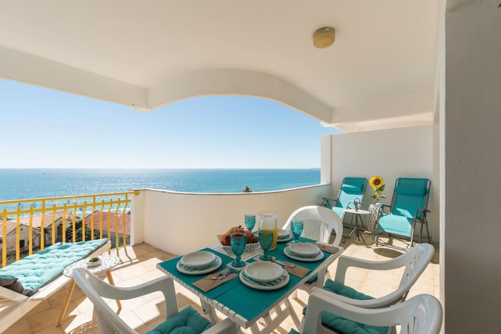 Algarve's Best Sea View Av. Tomás Cabreira, Edifício Rocha Praia Mar, 4ºB Praia da Rocha, 8500-802 Portimão