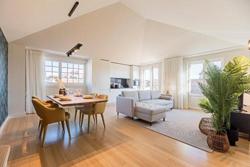 Aliados Premium 1BR w/ Terrace by LovelyStay