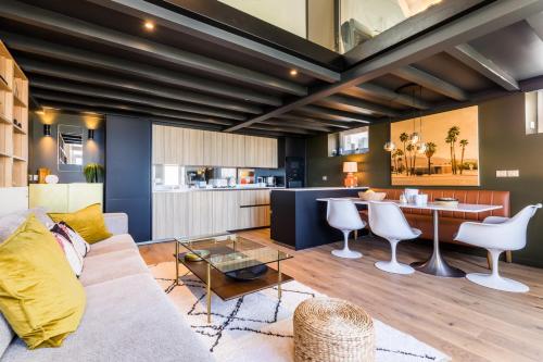 ALMA KEYWEEK Duplex apartment with terrace and ocean view in Biarritz