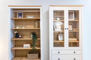 Almada Hideaway w/ AC & Private Pool by LovelyStay