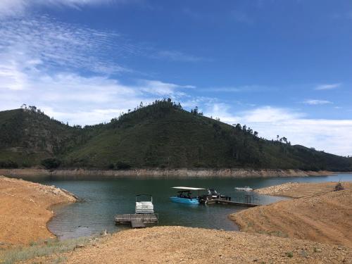 Alojamento Tranquilo junto ao Lago perto do Zêzere